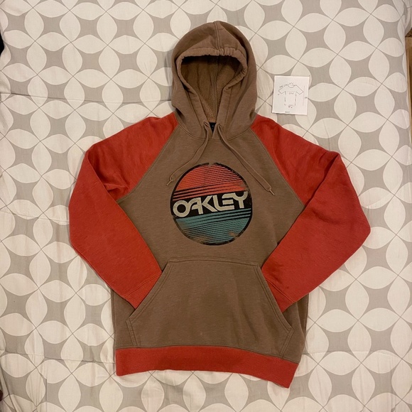 Oakley Other - Oakley raglan hooded sweatshirt. Kangaroo pocket.